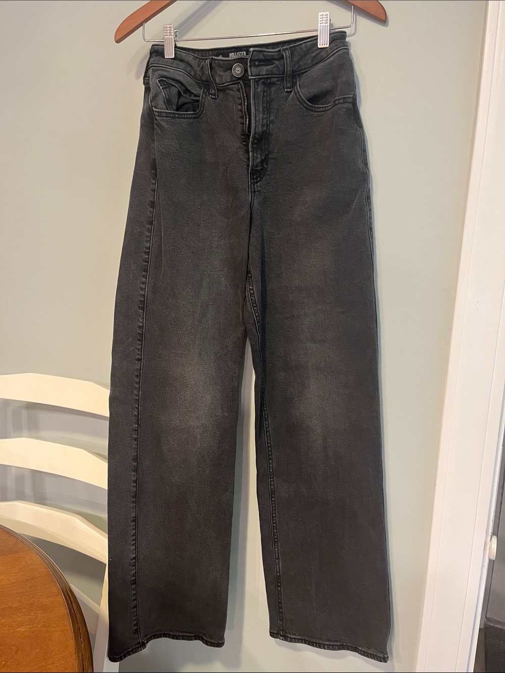 Hollister Women’s Size 2 Dark Gray Jeans. Ultra High Ride Baggy